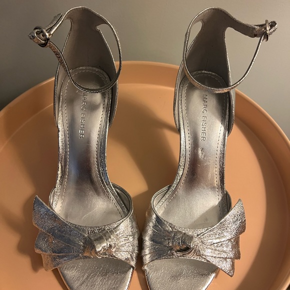 Marc Fisher Silver Sandal Heels Size 7.5 - Picture 4 of 5